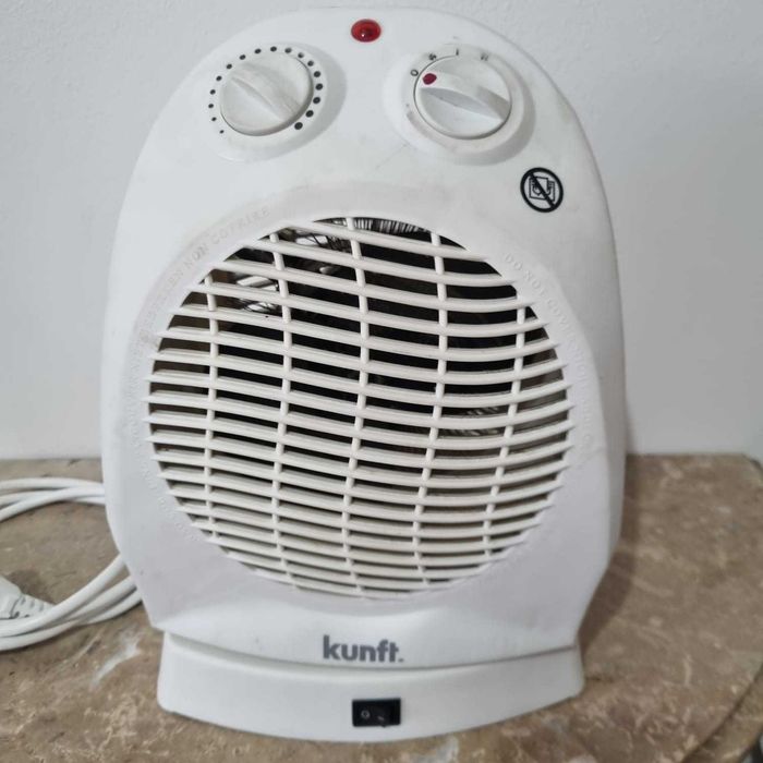 Aquecedor Termoventilador KUNFT 2000 W, em bom estado e a funcionar perfeitamente.