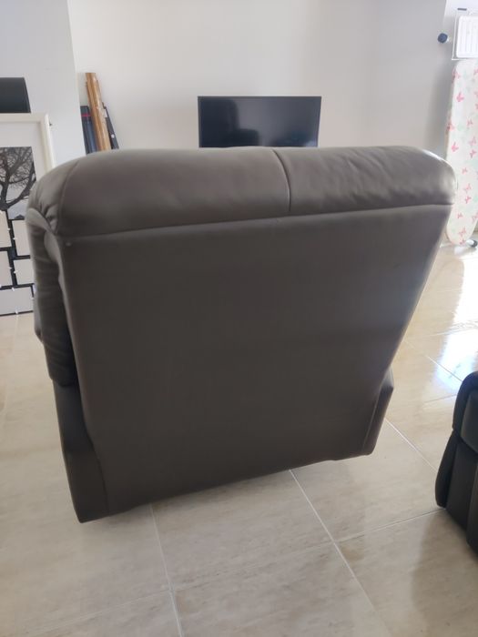 Sofá Castanho em Pele Reclinável