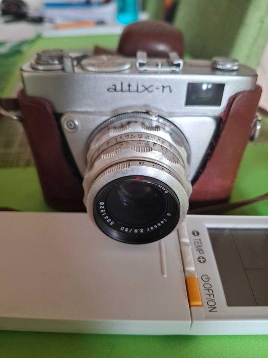 Aparat analogowy z futerałem oryginalnym ALTIX-n