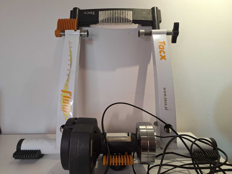 Trenażer Tacx Flow