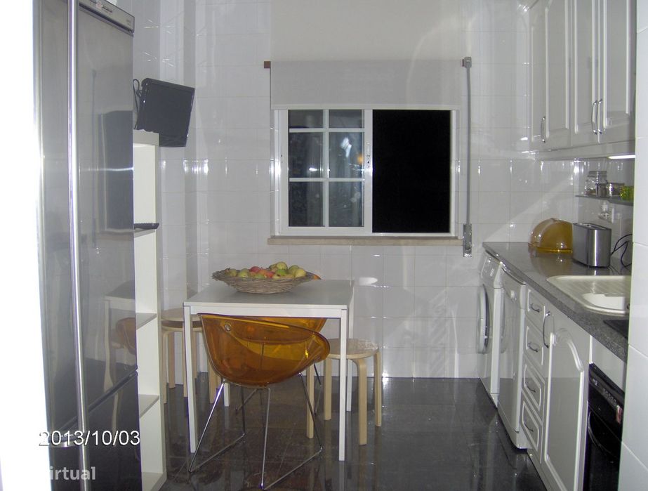 Arrenda-se apartamento T4 (remodelado) - Bairro da Cartuxa, Évora