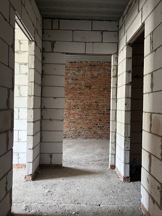 КЛЮЧІ НА РУКАХ повноцінна 2к, до Києва 20хв