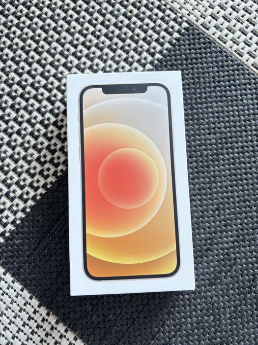 Bialy Iphone 12  64GB + kabel