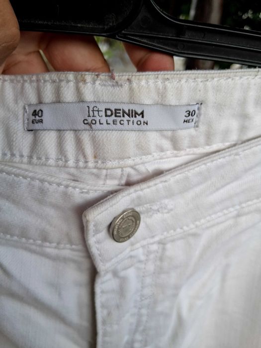 Calça Lefties,com blusa local.