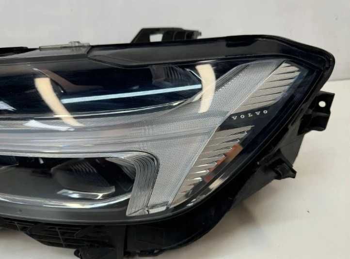 VOLVO XC60 II Фара Фари передні ліва права FULL LED MID LED USA EU Рестайл Дорестайл