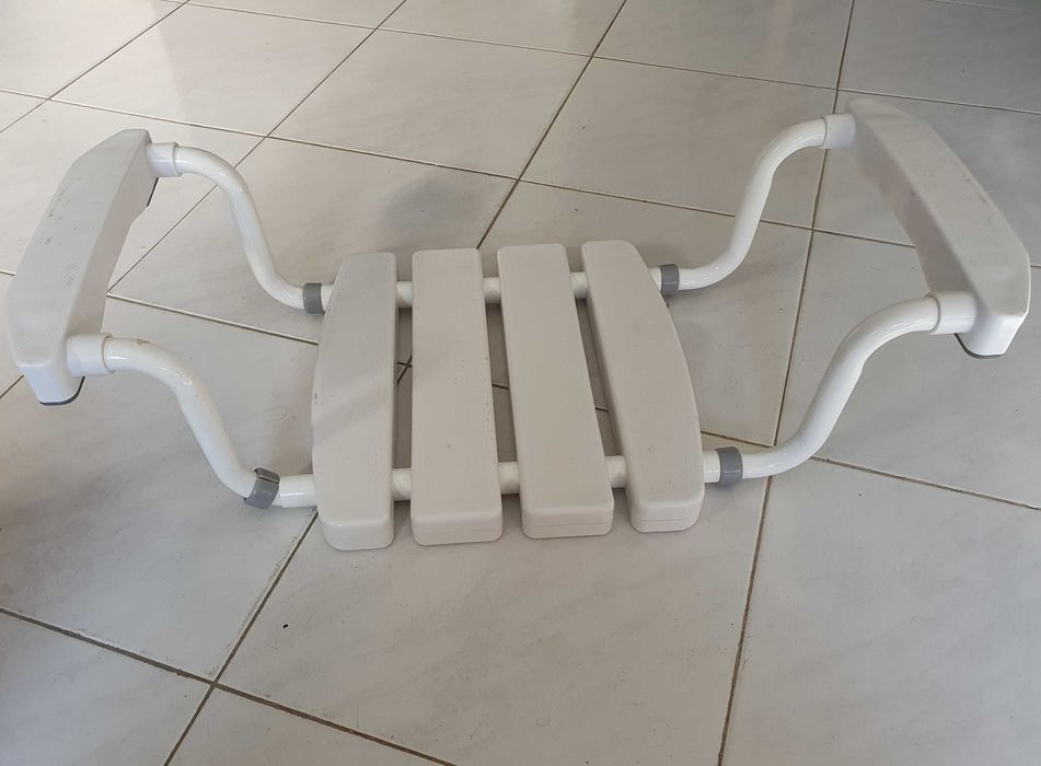 Banco / Assento Geriátrico para Banheira - García