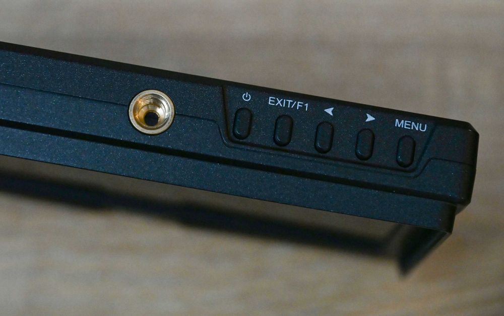 Monitor podglądowy Eyoyo E5 5" Full HD IPS HDMI IN/OUT + osłona