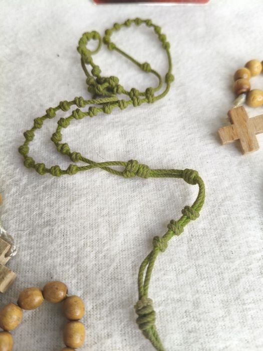 Różańce podróżne z drewna 157