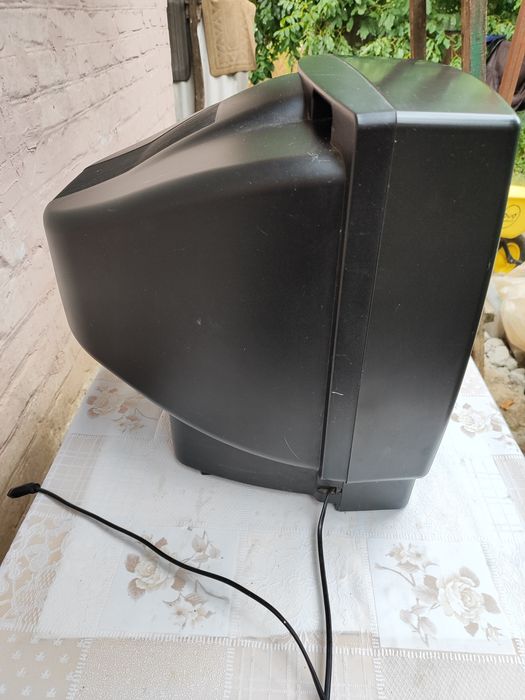 Кольоровий телевізор HiStar на ремонт або запчастини