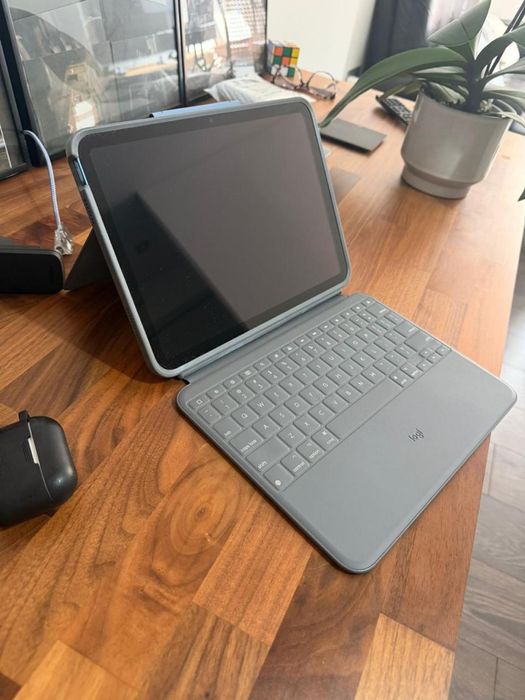iPad 10ª Geração 64GB + Apple Pencil Original + Teclado Logitech | 93% Bateria
