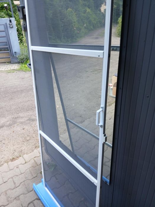 Moskitiery okienne, drzwiowe i przesuwne