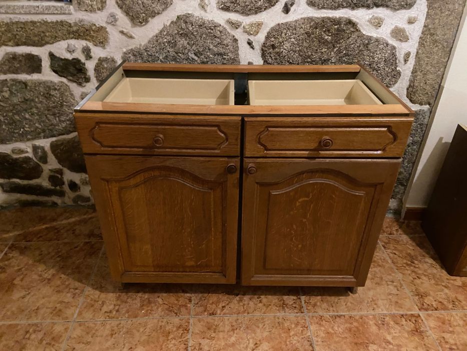 Cozinha rústica carvalho — 4 módulos base + painel bancada + garrafas gás