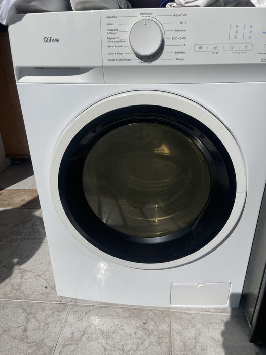 Vendo moveis em bom estado.