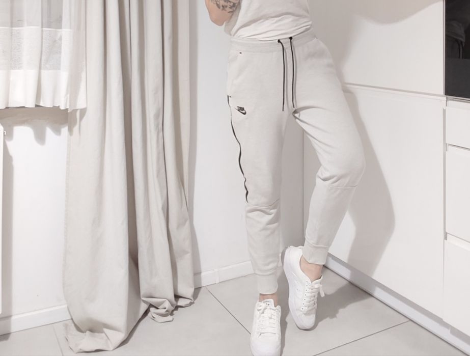 Dresy spodnie dresowe Nike Tech rozmiar S