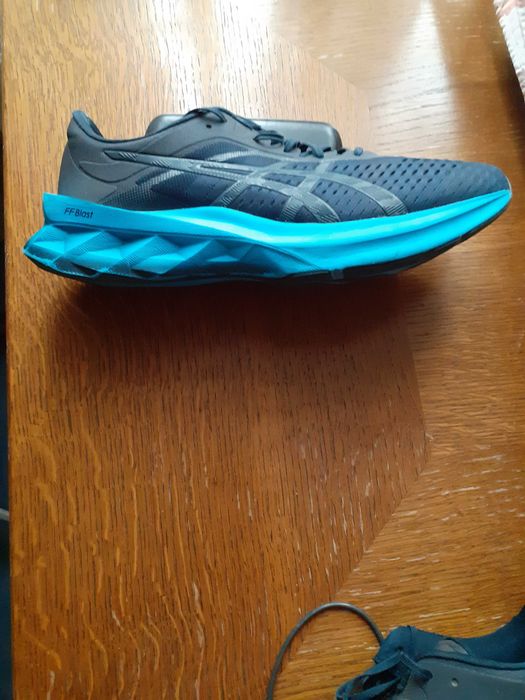 Asics Novablast rozmiar 47