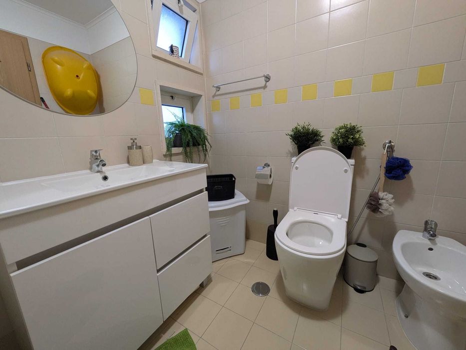 Quarto em Amexoeira (para Mulher)