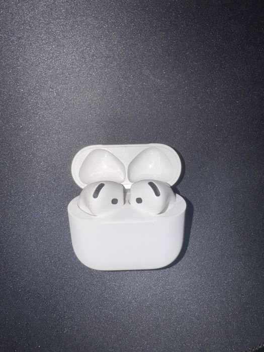 Навушники AirPods 4