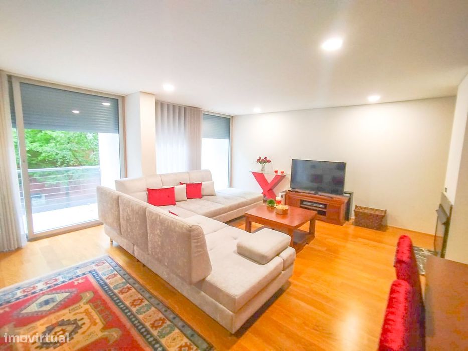 T3 Duplex Premium em Vila das Aves | Espaço, Conforto e Elegância