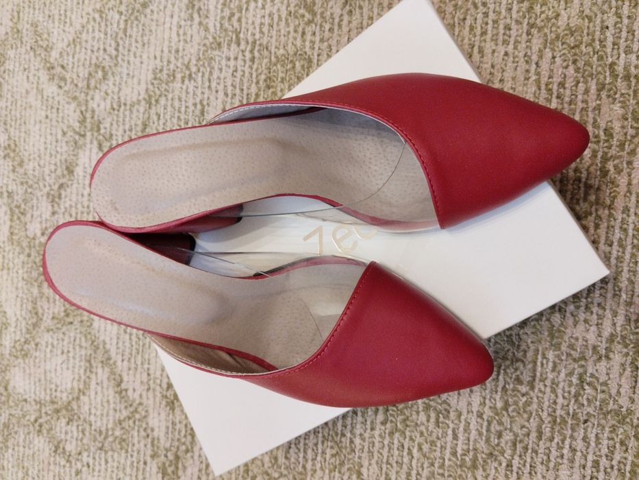 Красивые дамские сабо ручной работы