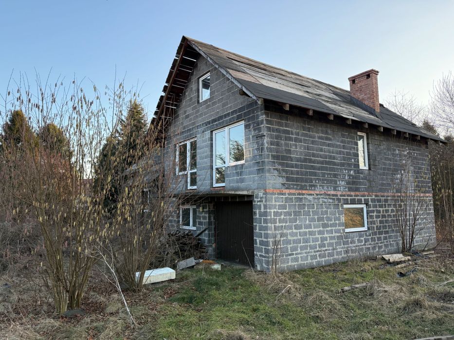 Dom stan surowy. OSIEK okolice Oświęcimia Duża działka 2454 metry.