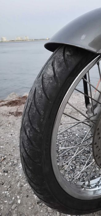 Royal Enfield Classic 500 Gunmetal Grey (2018) – 18.172km / Full LED / Motor 500cc + Lote Completo de Peças/Extras