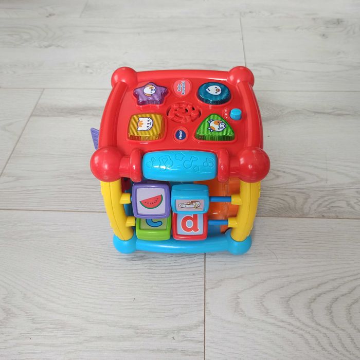kostka rozmaitości zabawka interaktywna firmy Vtech