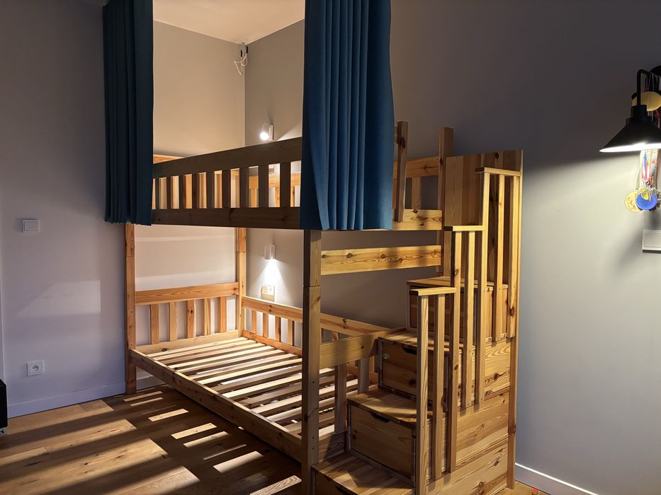 Łóżko piętrowe ze schodami MAGNUM z LITEGO DREWNA