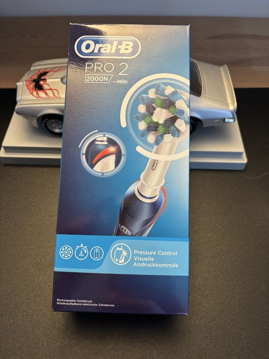 Szczoteczka elektryczna Oral-B PRO 2 2000 CrossAction