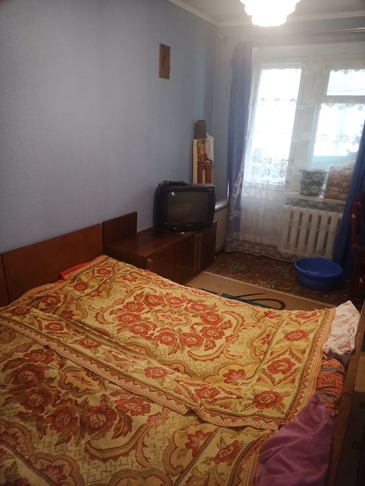 Сдам комнату с хазяином в районе  проспекта Левка Лук'яненка.