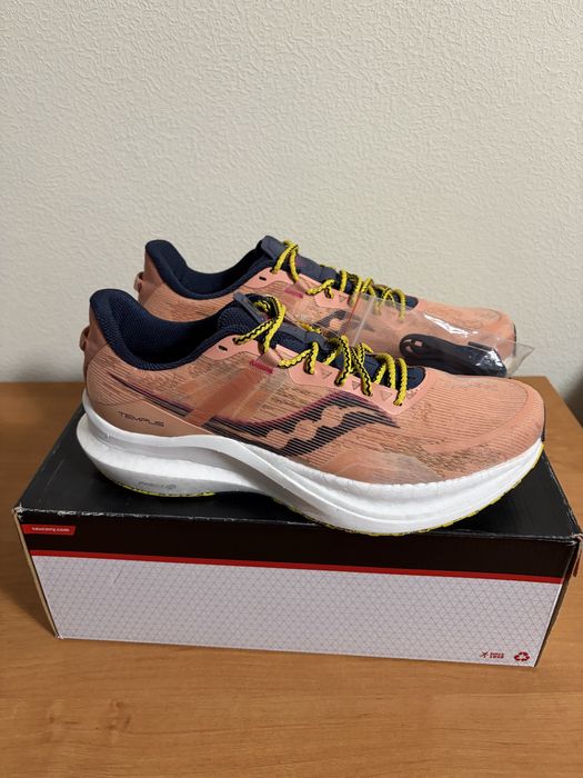 Новые ОРИГИНАЛ оригінал беговые кроссовки кросівки Saucony Tempus