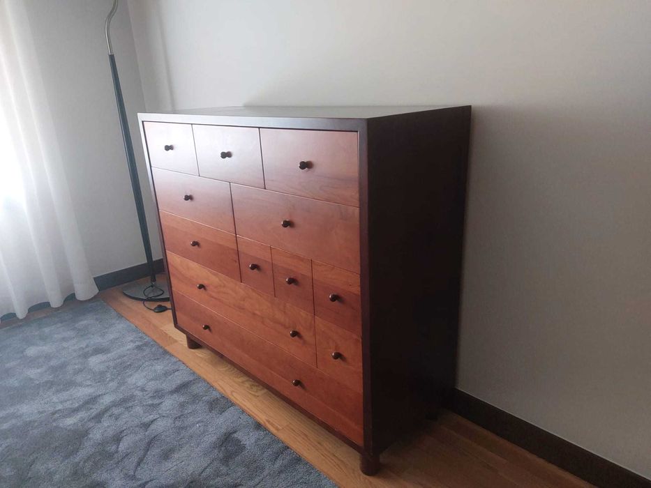 Cómoda maciça cerejeira