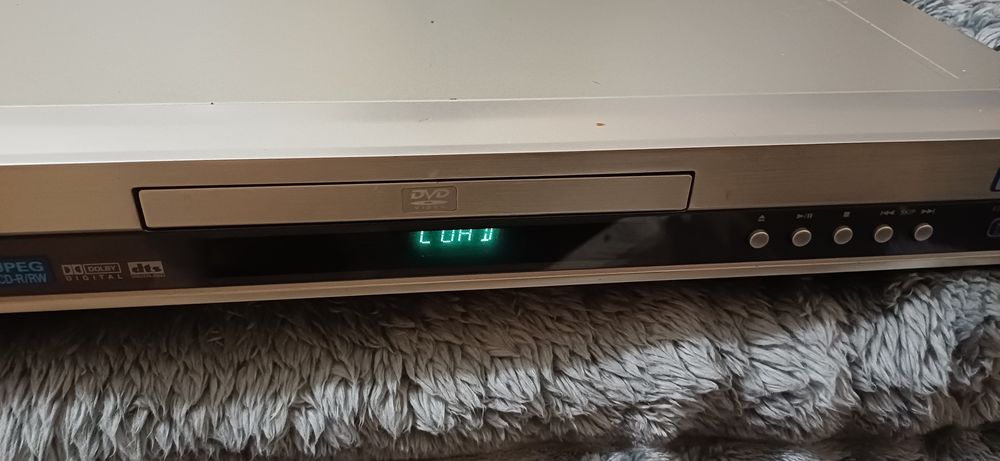 DVD-плеер Samsung DVD-E235. 
Модель: Samsung DVD-E235.
Поддерживаемые