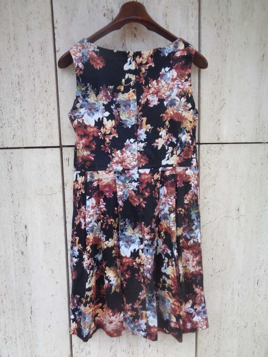 Sukienka damska taliowana - Grey Wolf - rozm. L - Bawełna