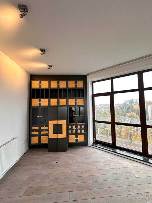 Продаж 3 кімнатної преміум квартири вул. Романківа (Червона)