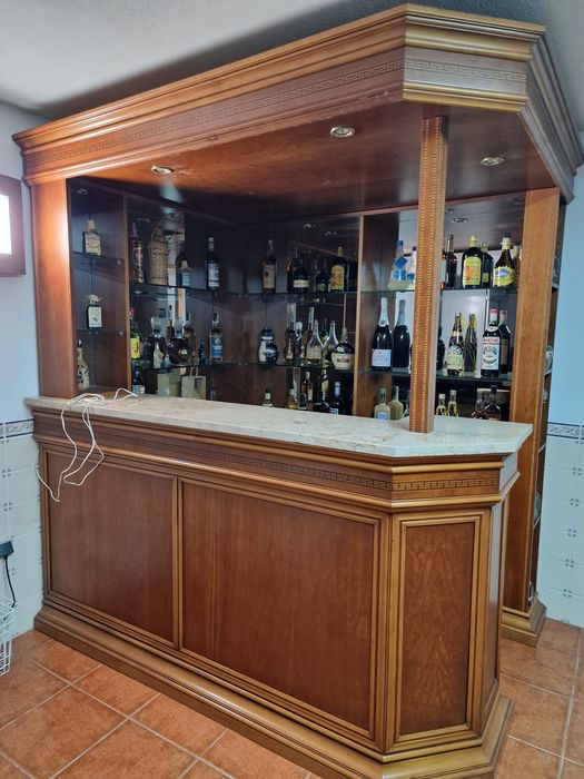 Excelente bar decorativo