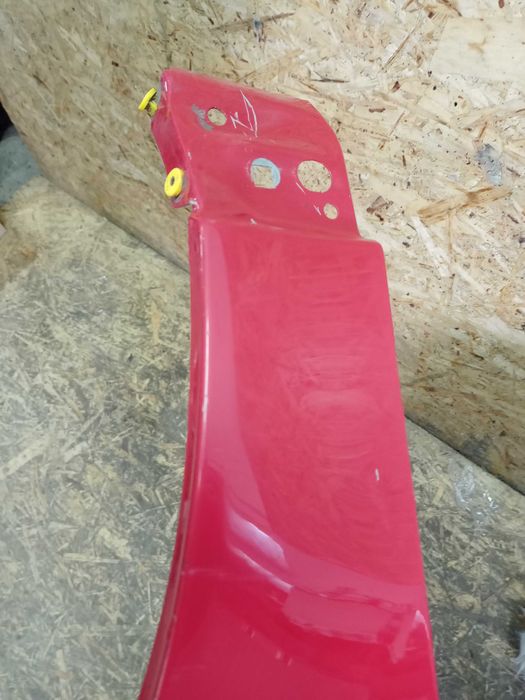 Volvo S40 V50 błotnik prawy przód przedni kolor czerwony oryginał