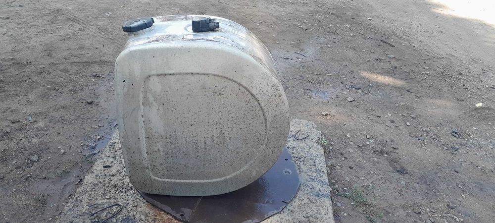 Бак 165 литров Вольво Рено