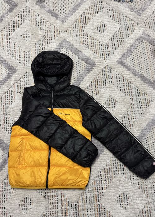 Жёлтая куртка Champion