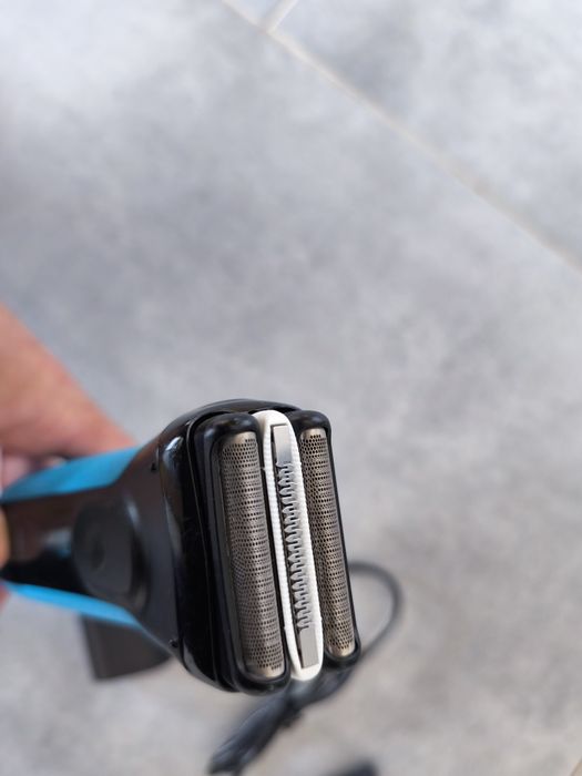 Golarka elektryczna  bezprzewodowa maszynka  Braun S3 3010s wet dry