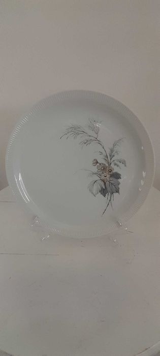 Prato antigo em bom estado. Marca EXCEL