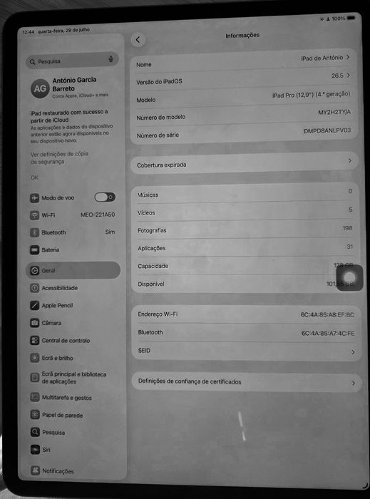 iPad Pro (12,9") (4.ª Geração) + capa com teclado + Pencil Apple