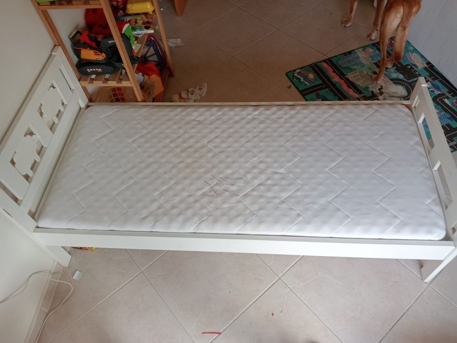 2 Camas criança com colchão