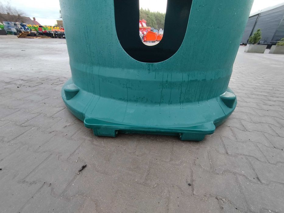 Paśnik na siano dzwon dla koni na standardową belę okrągłą 4 otwory