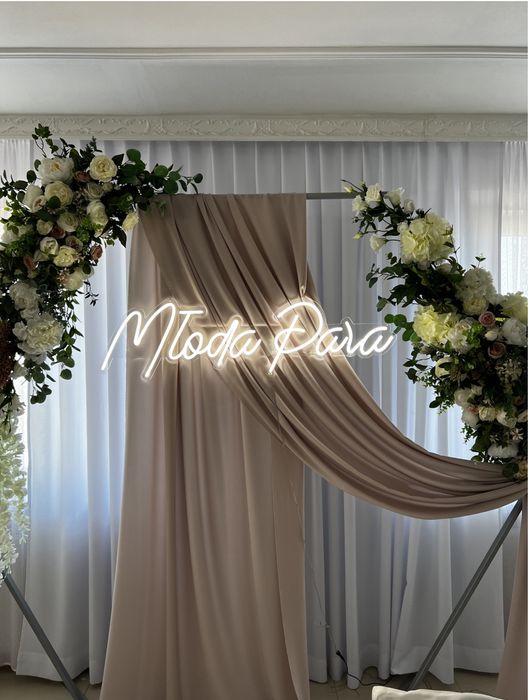 Neon młoda para na wesele