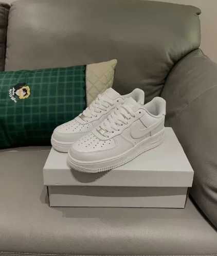 Nike Air Force 1 Low '07 White R.37.5