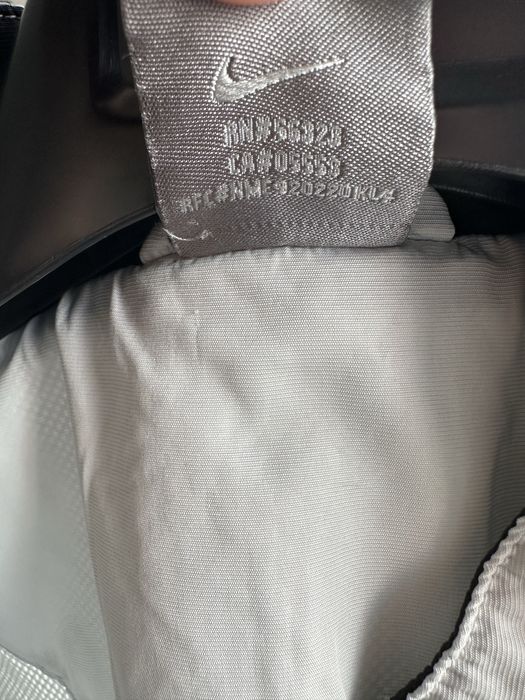 Casaco impermeável exclusivo Nike unisexo com idades 10/12 anos