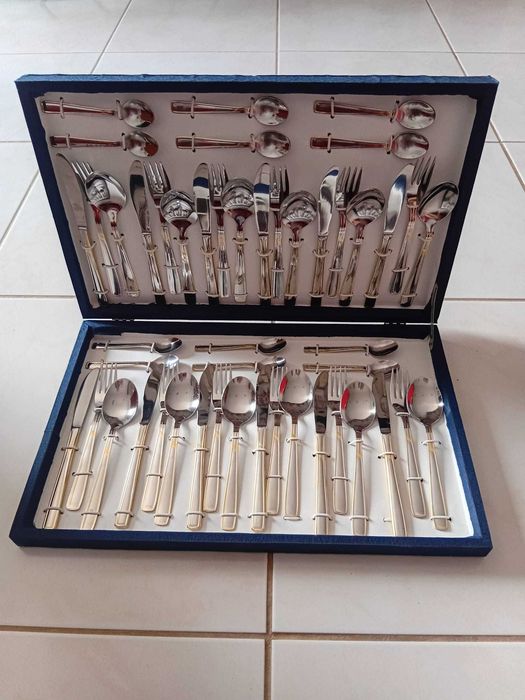 Conjunto de 48 Talheres com caixa