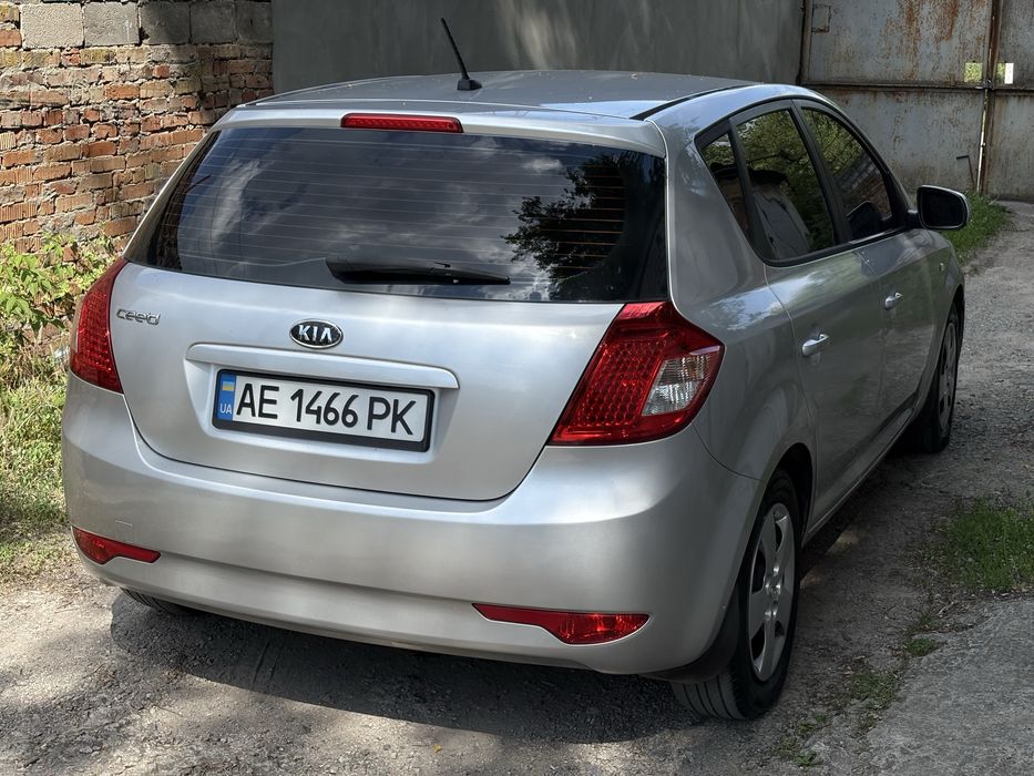 Kia Ceed 2009 год