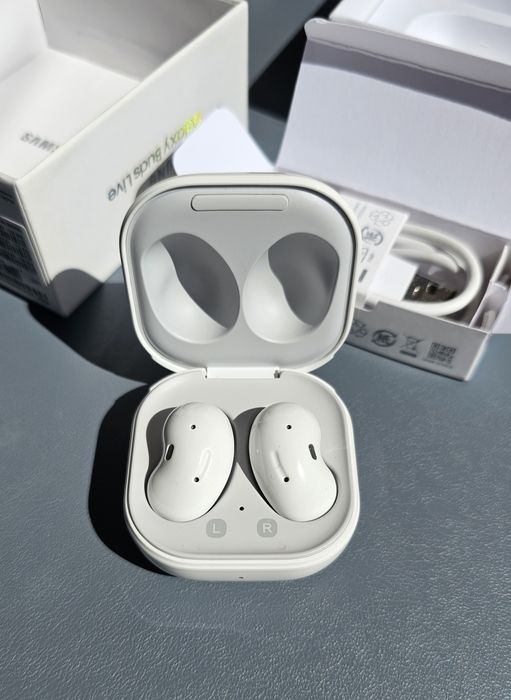 Навушники TWS Samsung Galaxy Buds Live Mystic Black SM-R180