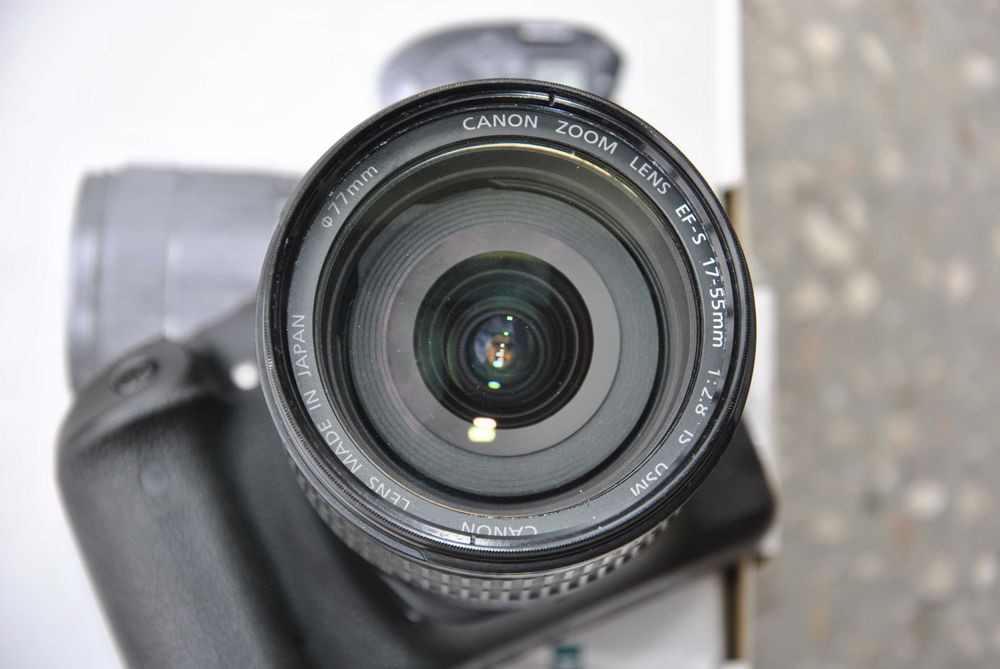 Canon EOS 80D + объектив Canon EF-S 17-55mm f/2.8 IS USM + подарок